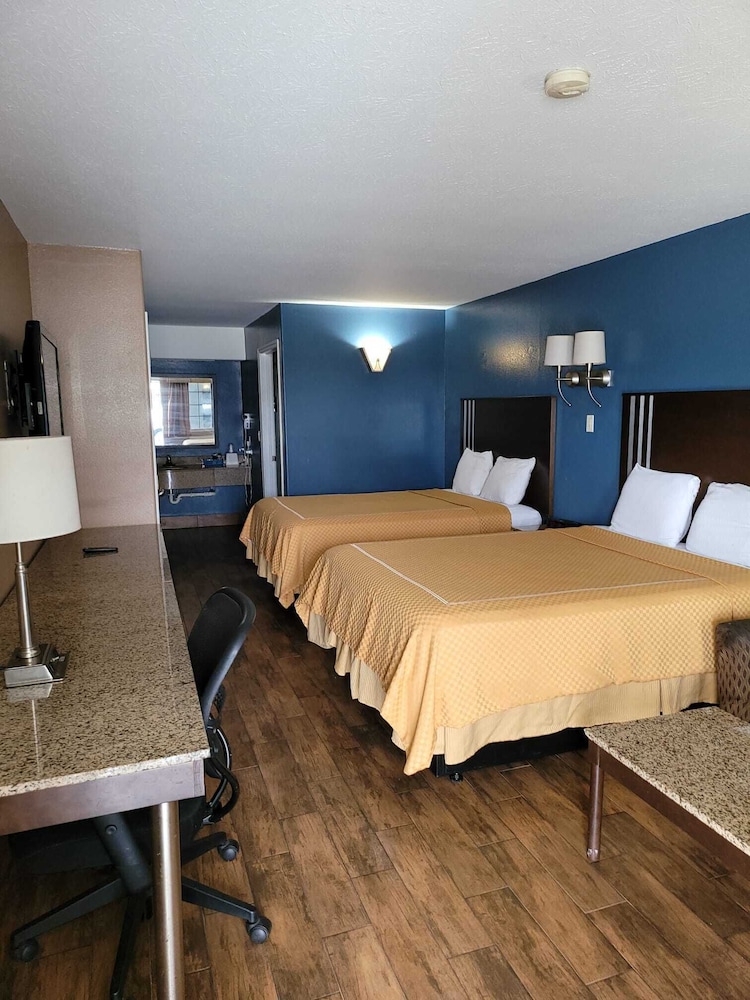 Texas Inn & Suites Raymondville - photo 15