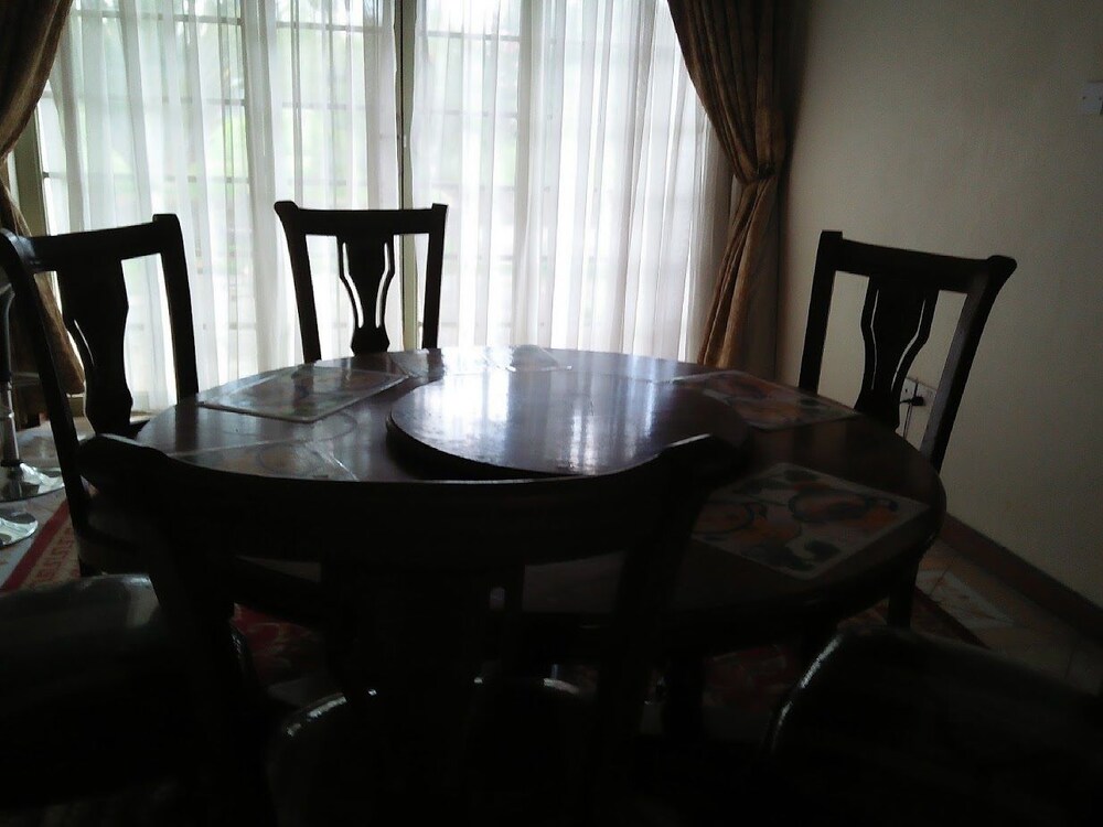 Family Dining