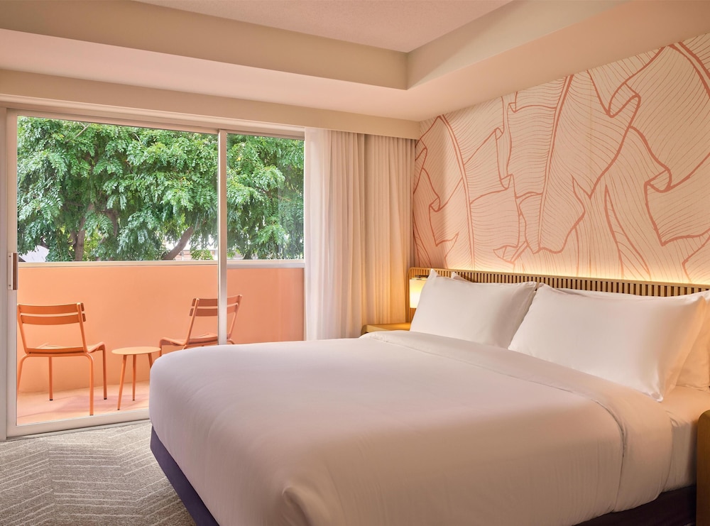The Ambassador Hotel of Waikiki Tapestry Collection by Hilton - photo 19