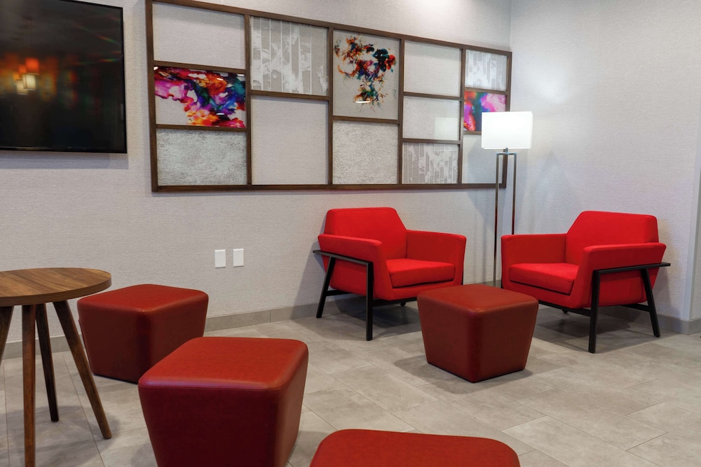 Hampton Inn Elkhorn Lake Geneva Area - photo 3