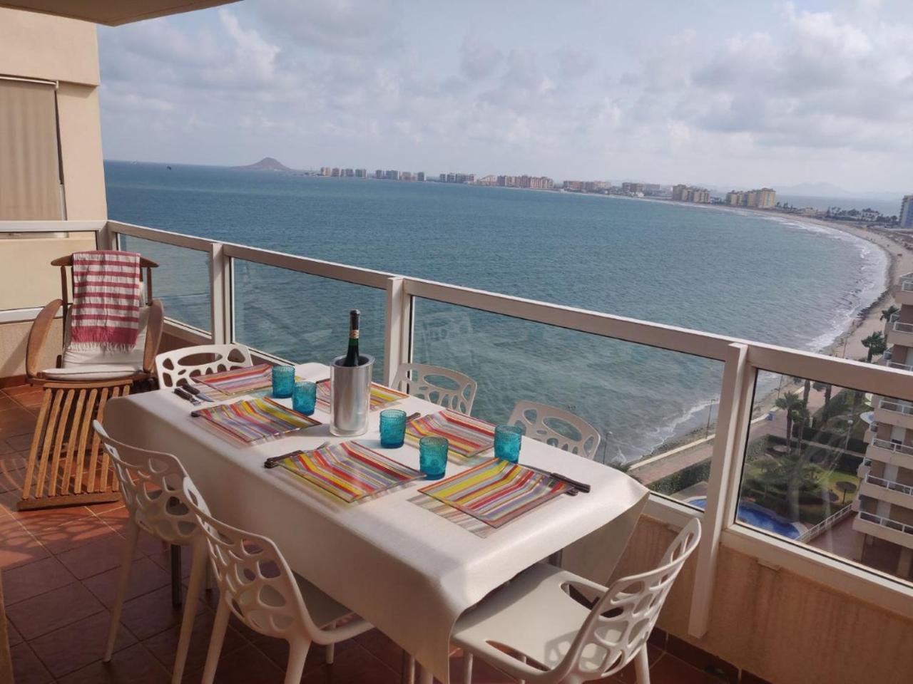 Precioso Apartamento En Primera Linea de Playa — 4-Star Luxury Hotel in La Manga Del Mar Menor, Spain