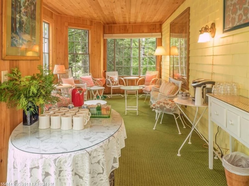 Harbourside Inn - carbon neutral hotel in Bar Harbor
