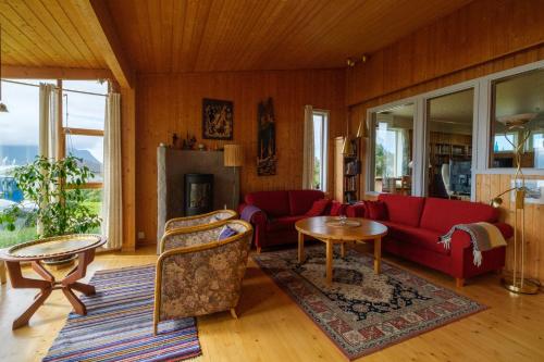 Nordbo unik plass med utsikt over Rambergstranda in Ramberg, Norway