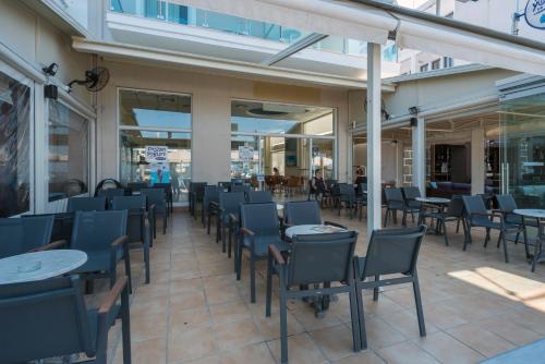 Plaza — hotel in Nea Stira