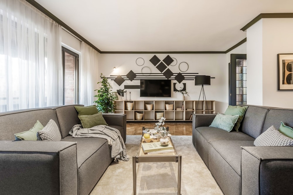 Taracea 4 Bedrooms in Almagro hotel Trafalgar Madrid