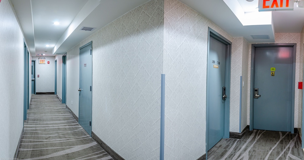 Elmhurst Hotel - photo 21