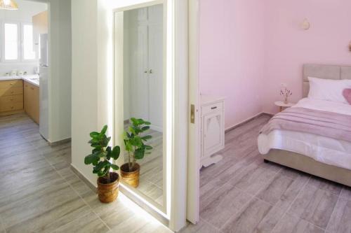 La Rosa - carbon neutral hotel in Ermoupolis