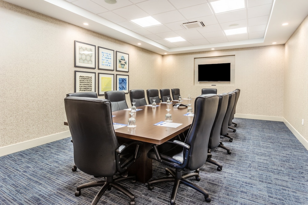 Holiday Inn Express & Suites Springfield North by IHG - photo 25