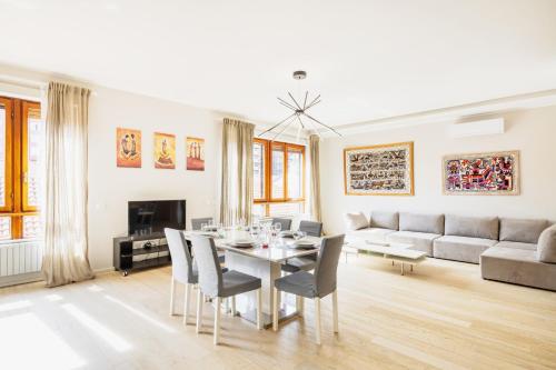 Easylife Milano Novi 2 Navigli — 4-Star Luxury Hotel in Milan, Italy