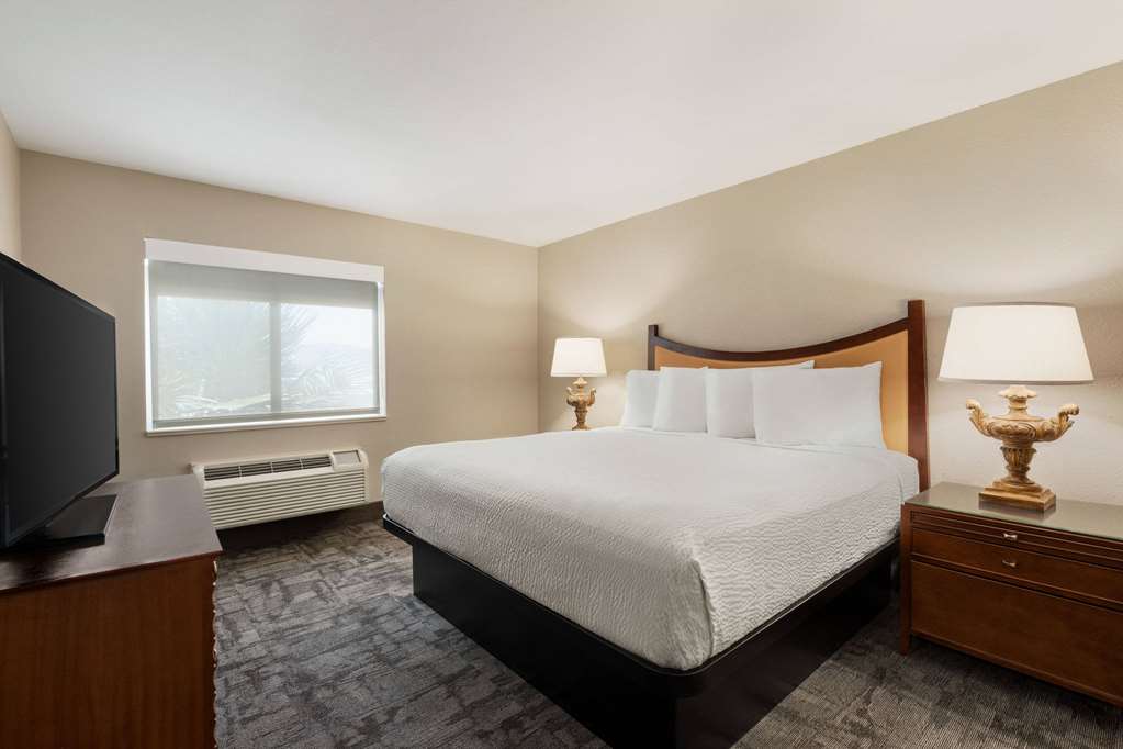 Travelodge by Wyndham Lake Havasu - photo 13