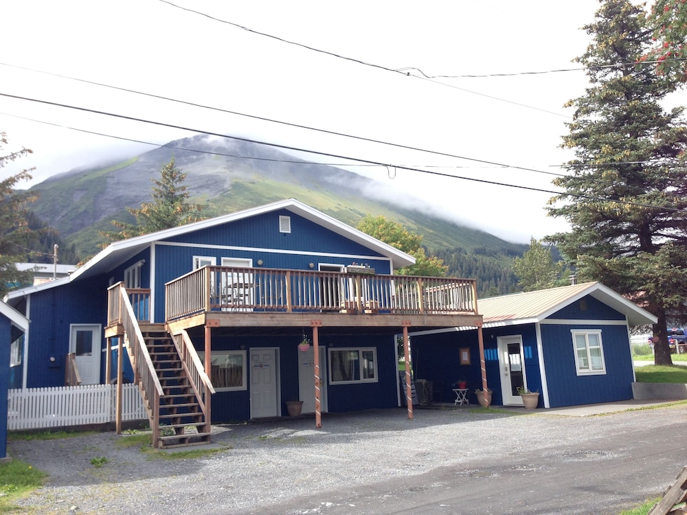 Sea Treasures Inn - carbon neutral hotel in Seward