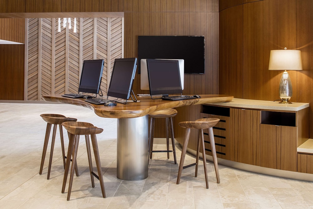 Hilton Garden Inn Waikiki Beach - photo 84