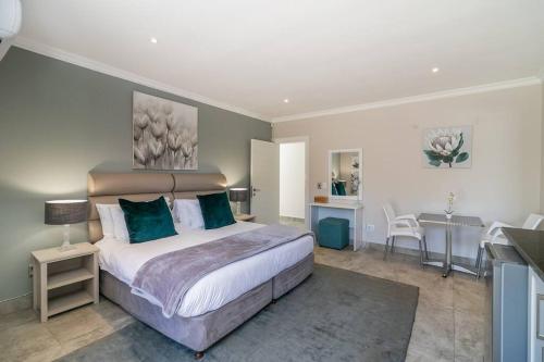 Pezula Upmarket Non Seafacing Studio - last minute hotel in Knysna