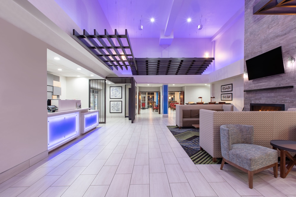 Holiday Inn Express Hotel & Suites Seaside Convention Center by IHG - photo 67