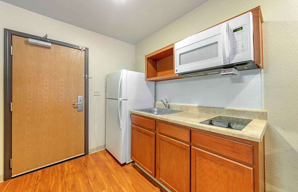 Extended Stay America Select Suites Fort Lauderdale Airport West - photo 13