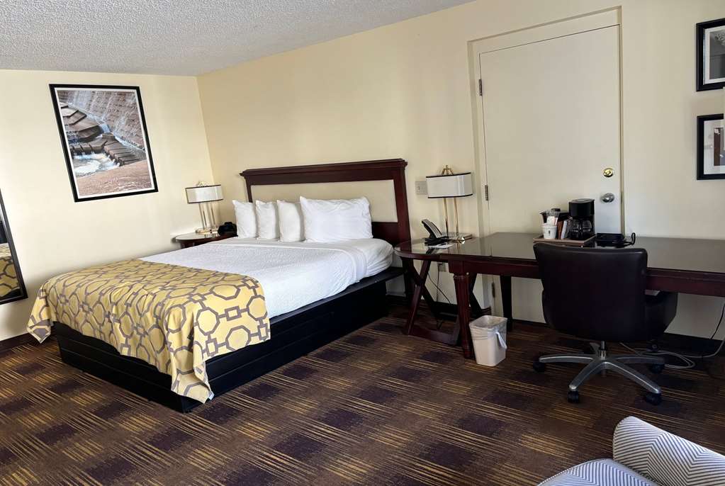 Baymont by Wyndham Johnson City - photo 16