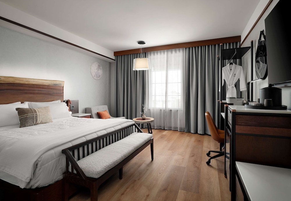 Sanctity Hotel Rancho Cucamonga Tapestry Collection by Hilton - photo 5