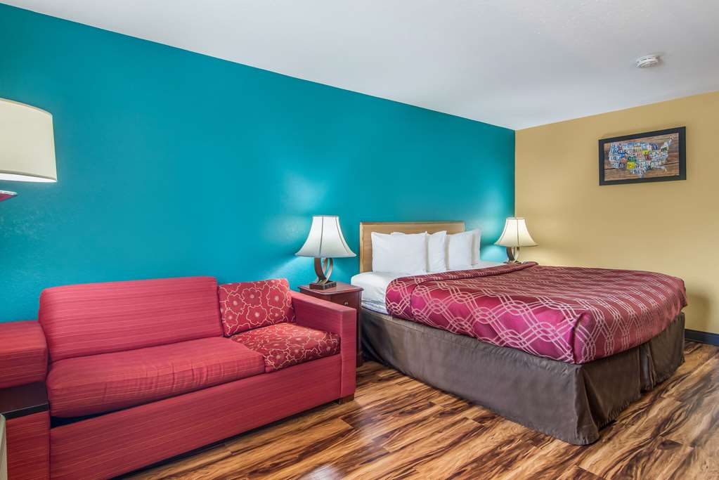 Econo Lodge Bradford South - photo 11