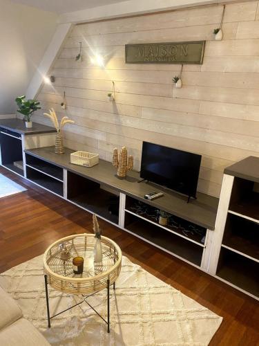 Sejour Ski a Luchon T3 Proche Telecabine & Centre Ville in Bagneres-De-Luchon, France