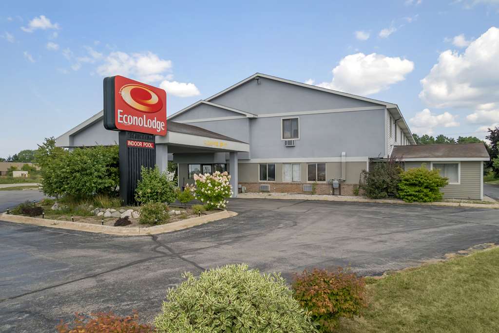 Econo Lodge Traverse City South in Traverse City, United States