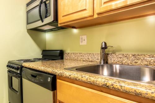 Master Suites Hotel - photo 15