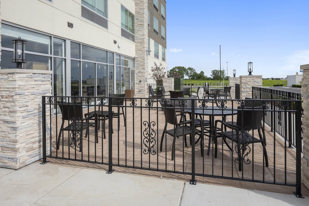 Holiday Inn Express & Suites Bourbonnais East Bradley by IHG - photo 20