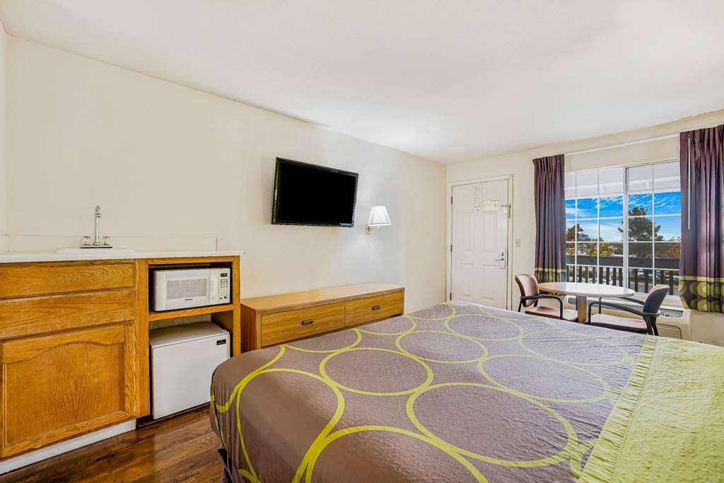 Super 8 by Wyndham Auburn - photo 29
