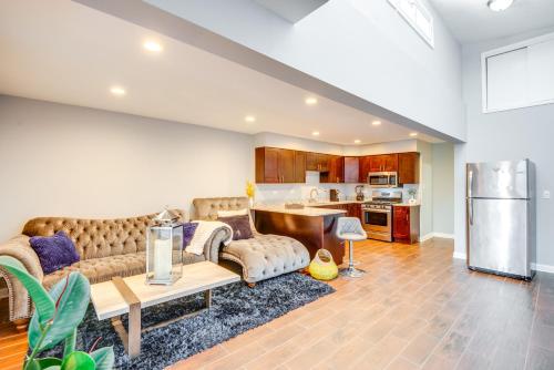 5 Mi to Midway Walkable Chicago Apartment — 4-Star Luxury Hotel in Chicago, United States