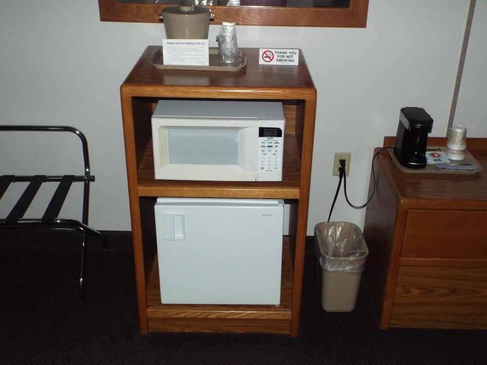 FairBridge Inn & Suites in Thorp WI - photo 18
