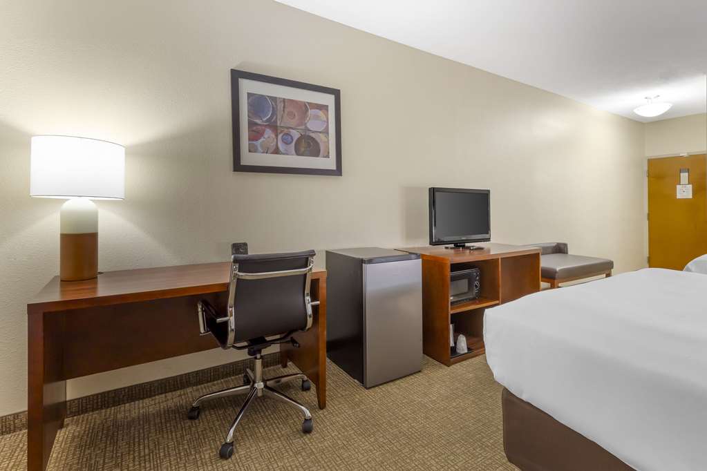 Comfort Suites Inn at Ridgewood Farm - photo 9