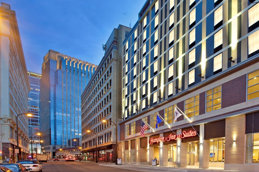 Hampton Inn & Suites Minneapolis Downtown - photo 39