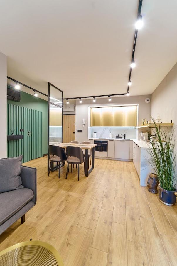 Laguna Ogrody Pieniawskie 33 Emerald Vip Z Balkonem — 4-Star Luxury Hotel in Polanica-Zdroj, Poland