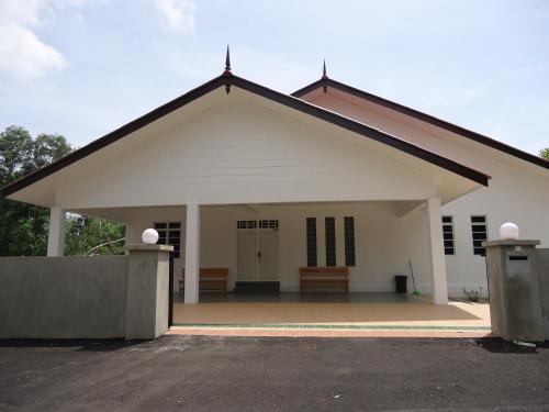 VillaSetia — hotel near Sultan Mahmud Airport