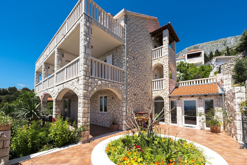 Villa Soline — 4-Star Luxury Hotel in Srebreno, Croatia
