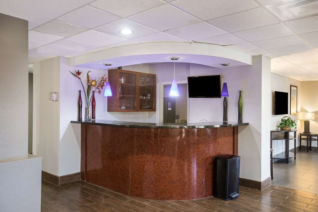 Comfort Suites Forsyth near I 75 - photo 38