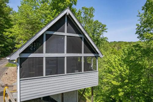 Tiny Pines by Avada Properties - last minute hotel in Sevierville