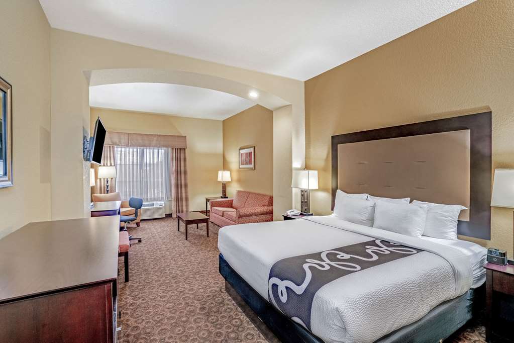 La Quinta Inn & Suites by Wyndham Vicksburg - photo 19