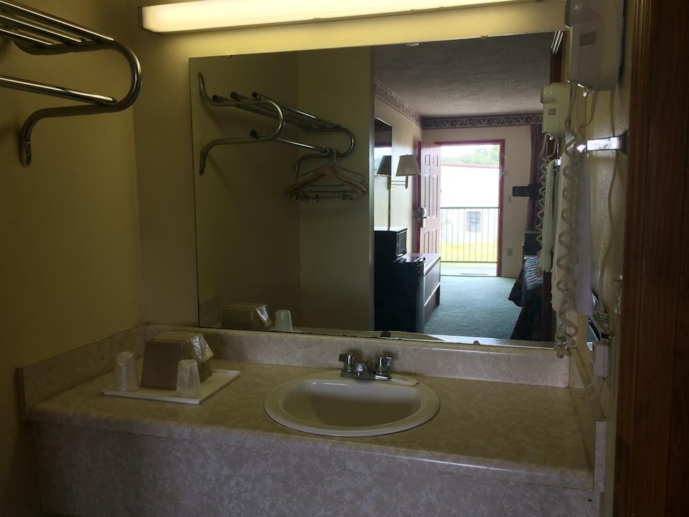 Western Motel of Camilla - photo 20