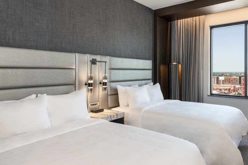 Renaissance Oklahoma City Downtown Bricktown Hotel - photo 10