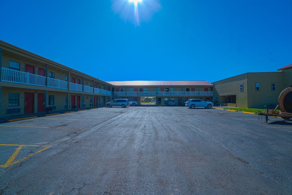 Days Inn by Wyndham Aransas Pass - photo 35