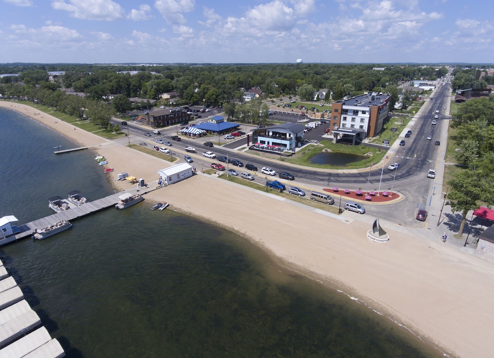 Fairfield Inn & Suites by Marriott Detroit Lakes - photo 57