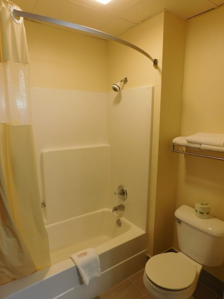 Days Inn by Wyndham Walcott Davenport - photo 22