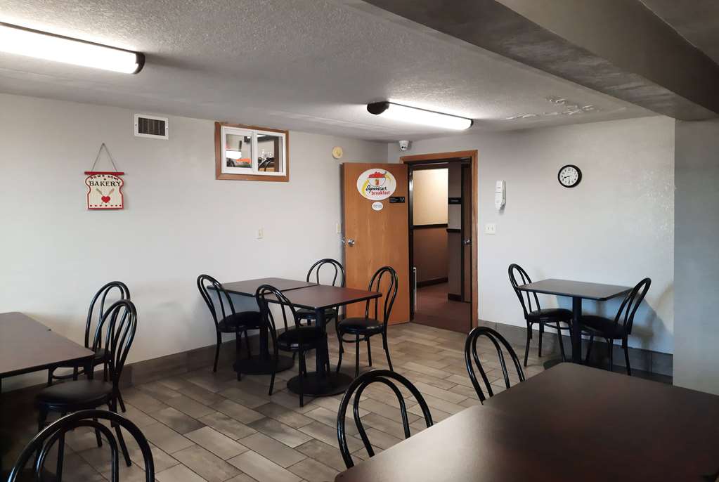Super 8 by Wyndham Watertown - photo 19