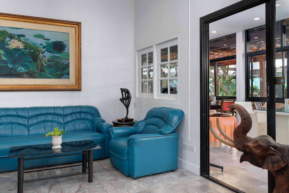 Lobby sitting area