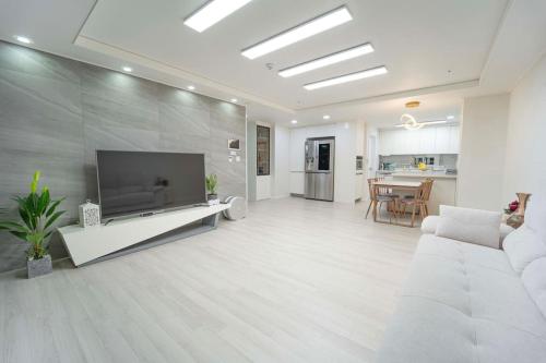 Haeundae Chocho house stay 1 — 4-Star Luxury Hotel in Busan, South Korea