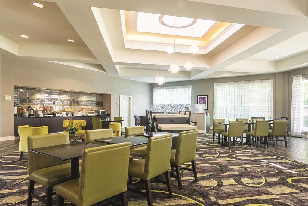 La Quinta Inn & Suites by Wyndham Oklahoma City Norman - photo 55