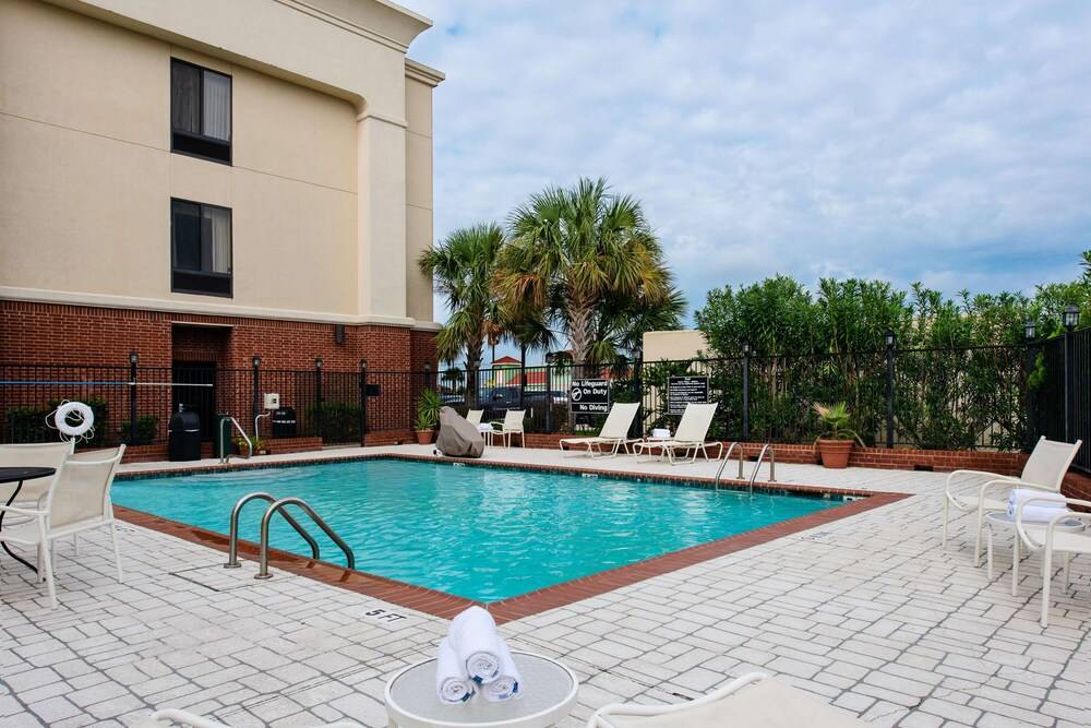Hampton Inn & Suites Port Arthur - photo 18