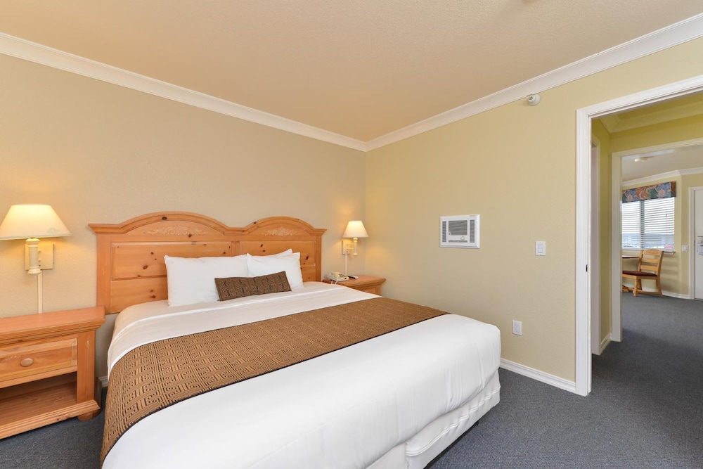 Cayucos Beach Inn - photo 11