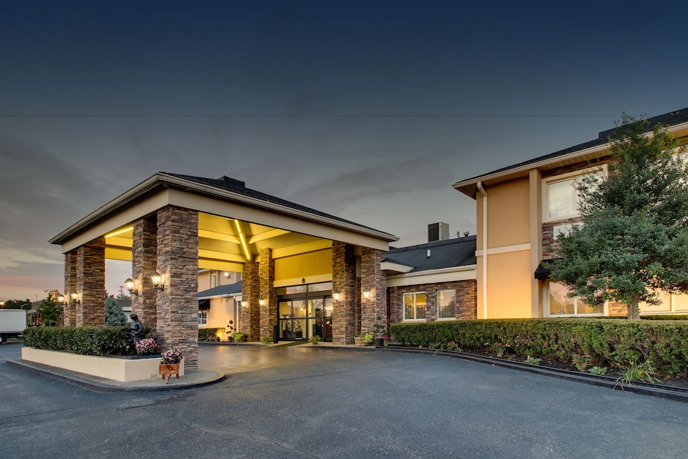Greenfield Inn and Suites Elizabethtown KY I65 Exit 94 - photo 47