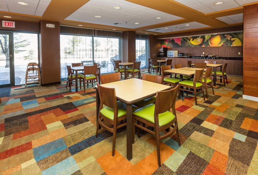 Fairfield Inn and Suites by Marriott Des Moines West - photo 20
